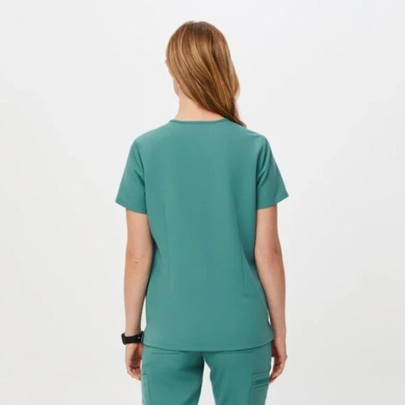 FIGS Cactus Casma - Three-Pocket Scrub Top - Picture 3 of 5